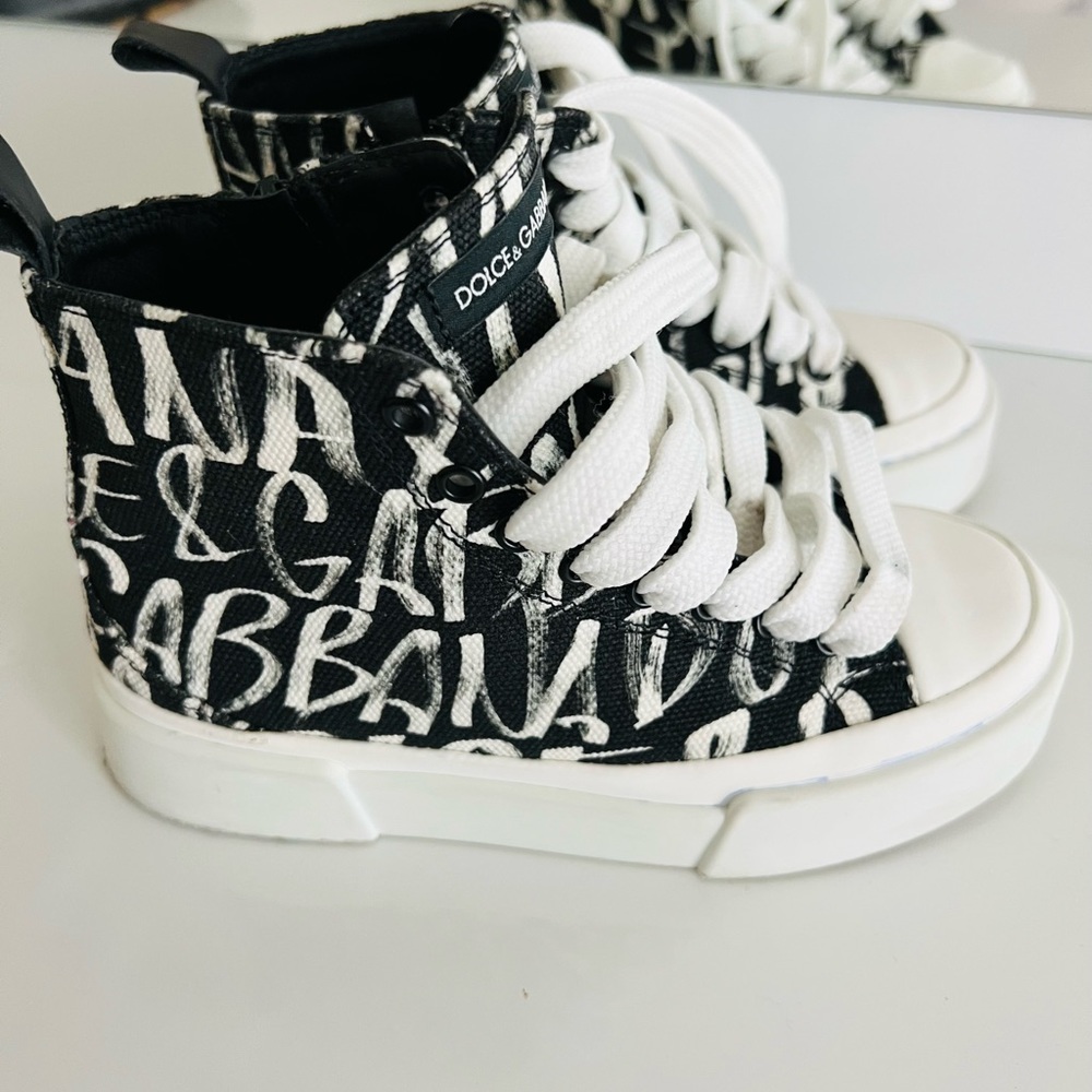 DOLCE & GABBANA SNEAKERS SIZE 11